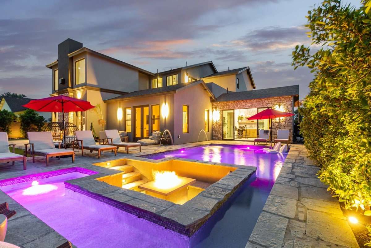 Stonewood Manor, a 6-bedroom Scottsdale vacation rental with resort-style pool