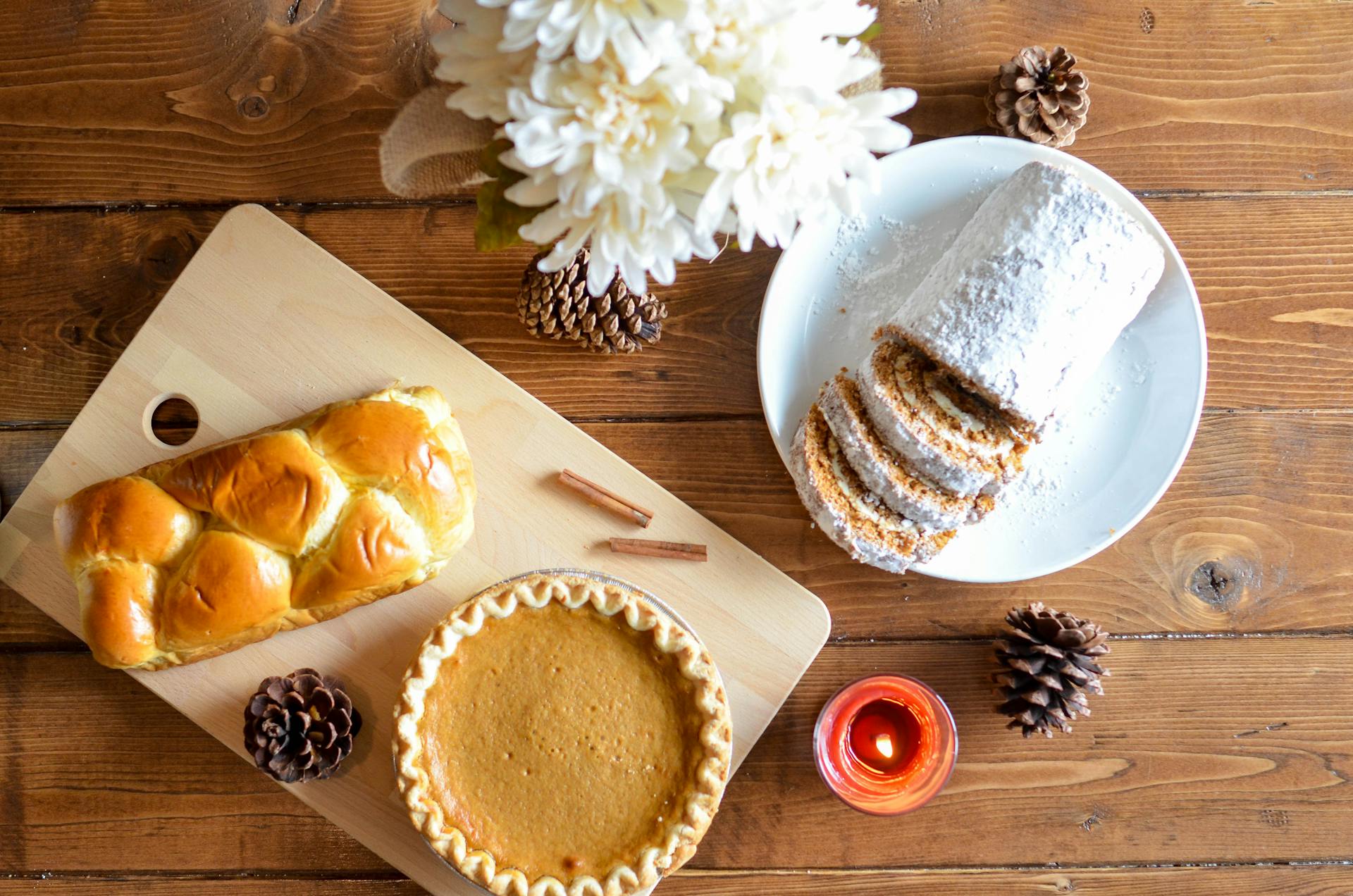 Dinner rolls and pumpkin pie
