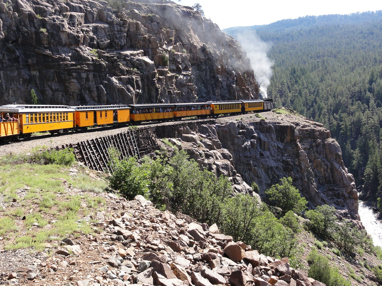 Durango tours railroad along mountainside