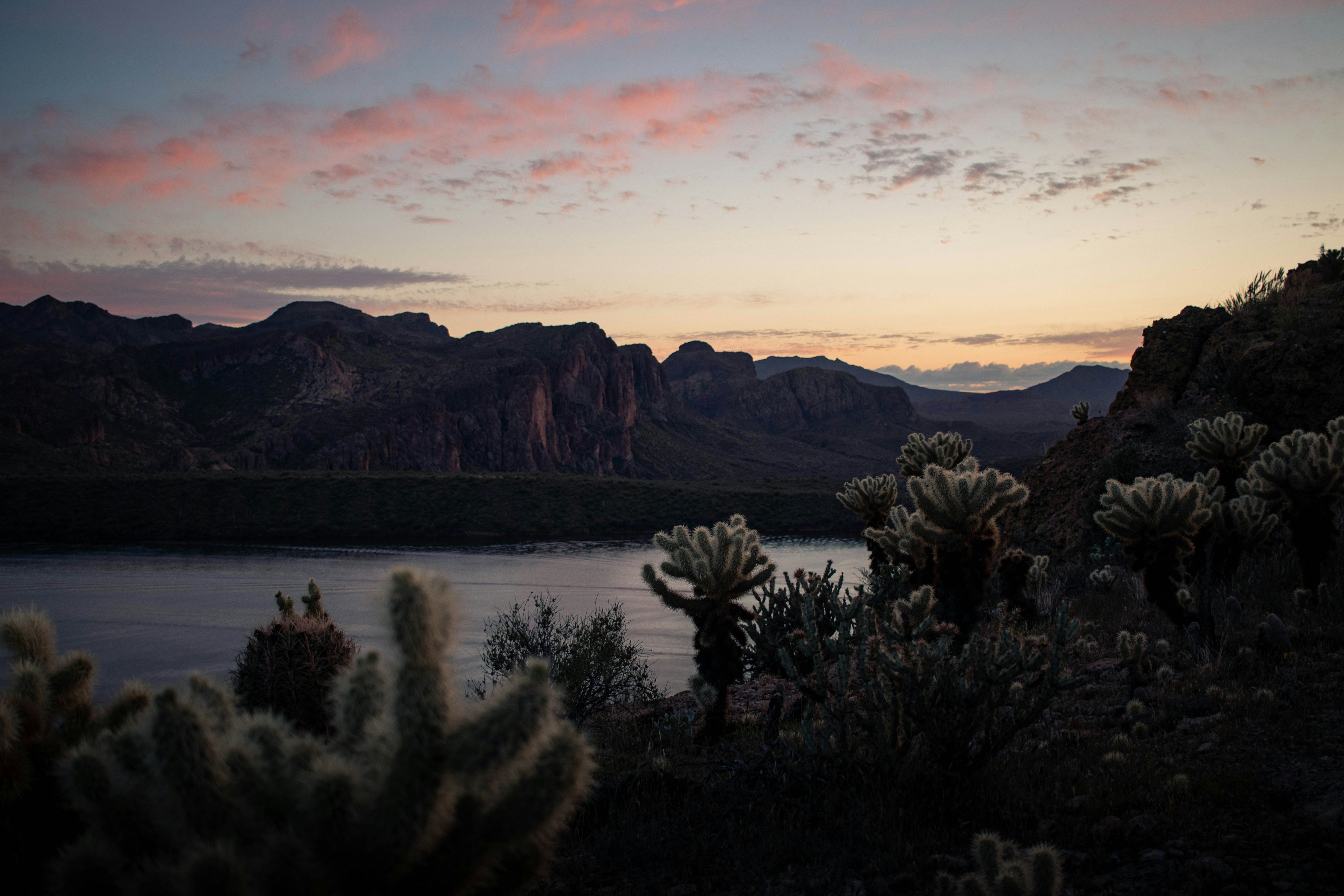 Arizona lake scene