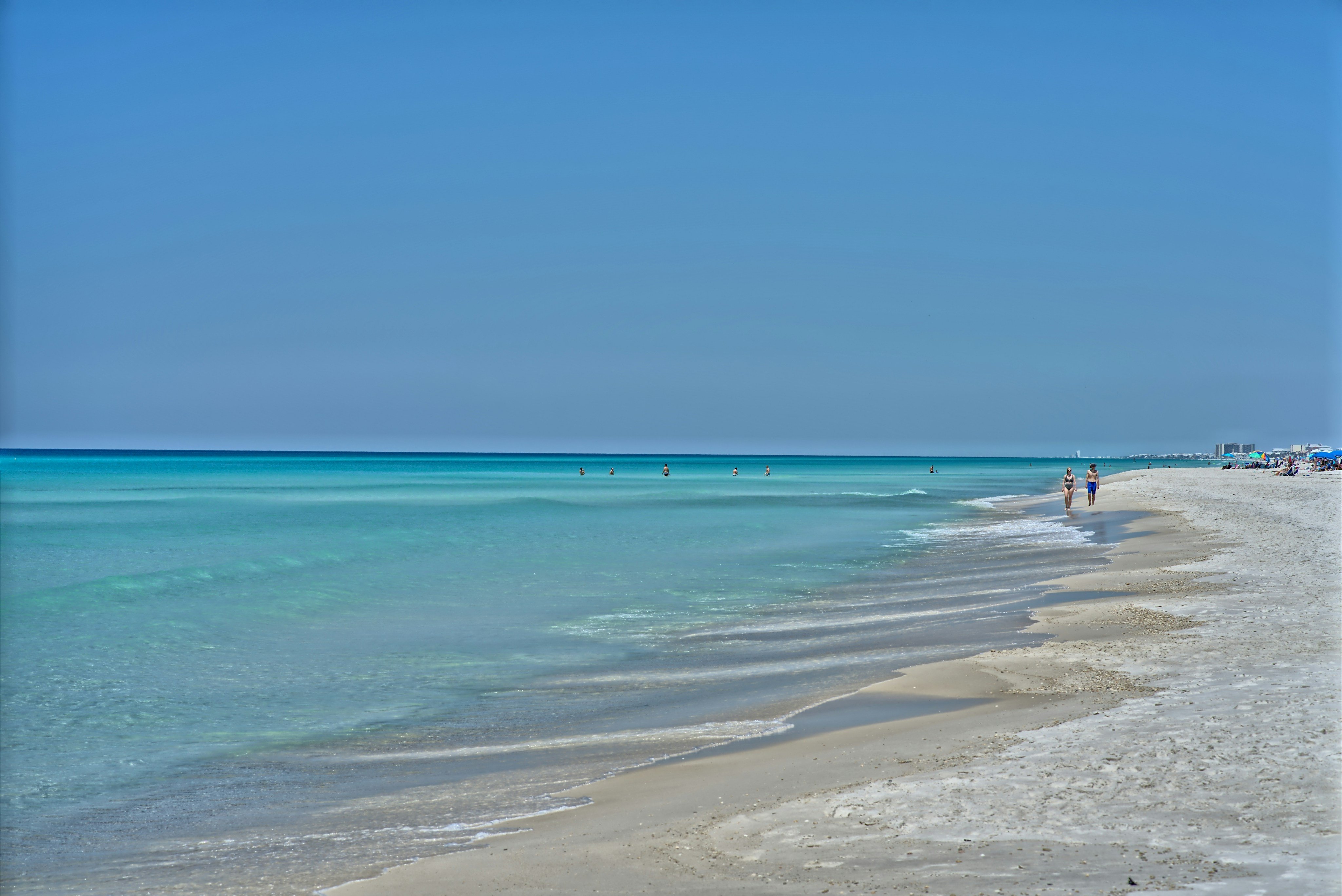 Turquoise Gulf water and white sand beach near Saint Petersburg, Florida