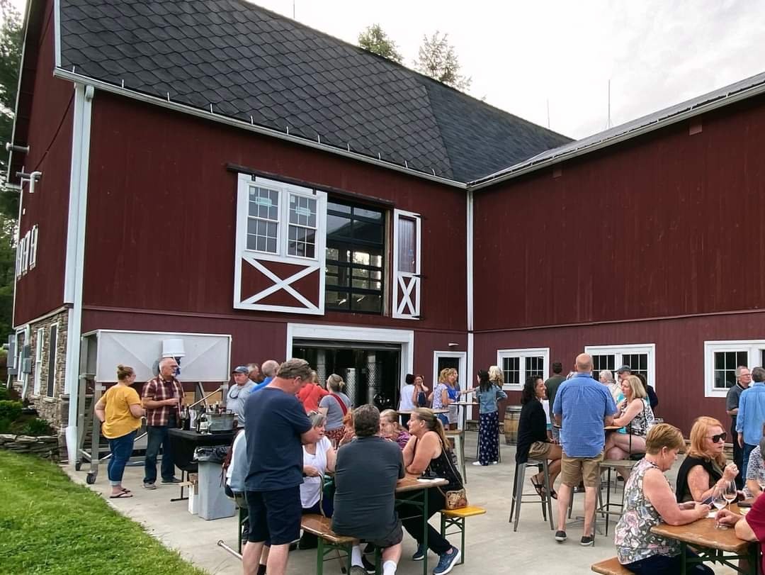 Point of Bluff Vineyards (8).jpg