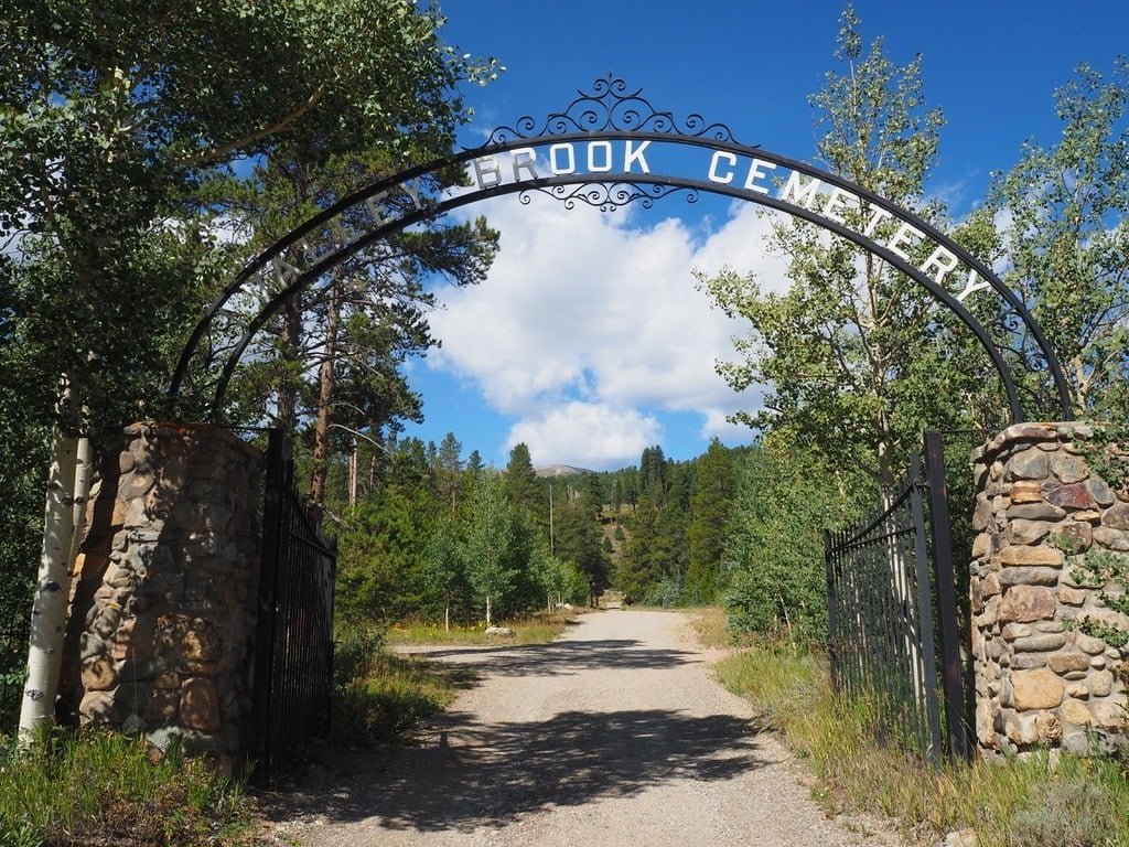 Valley Brook Cemetery tour