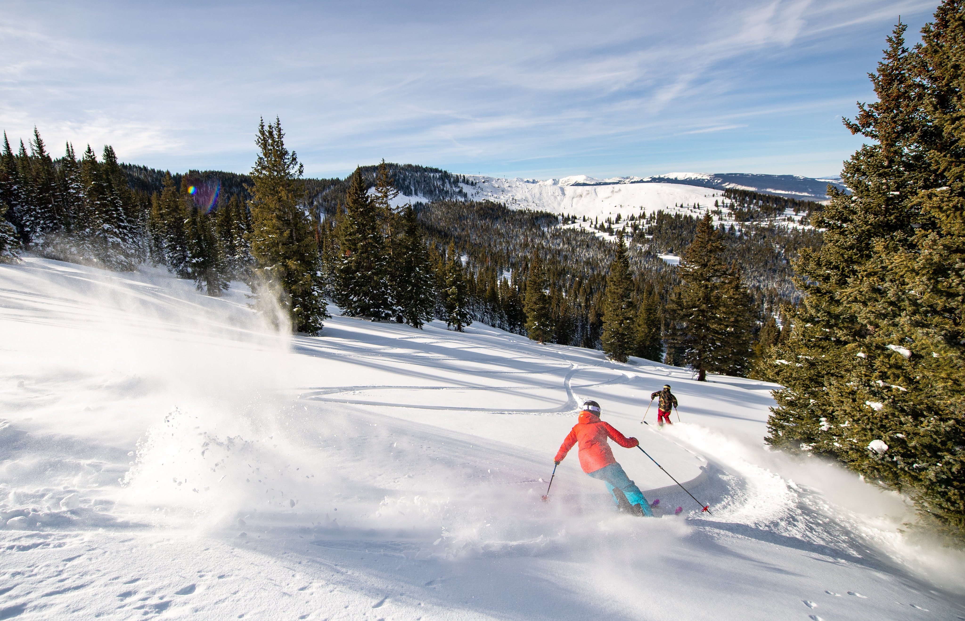 Blue sky skiing on Vail Mountain