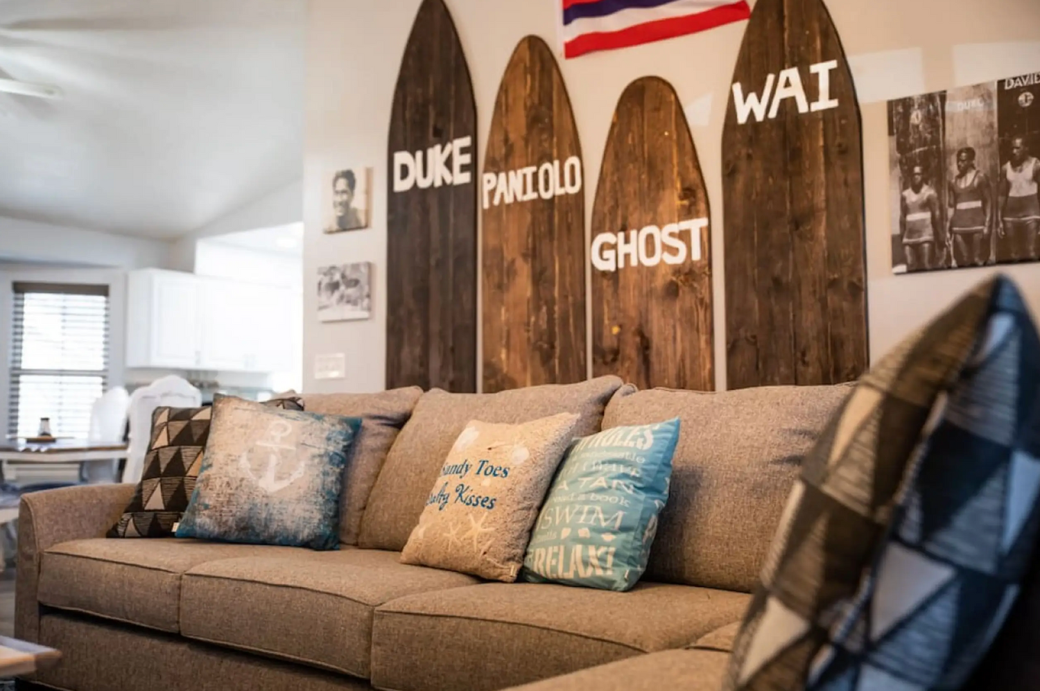 Duke's Hawaiian Surfer Haven exterior