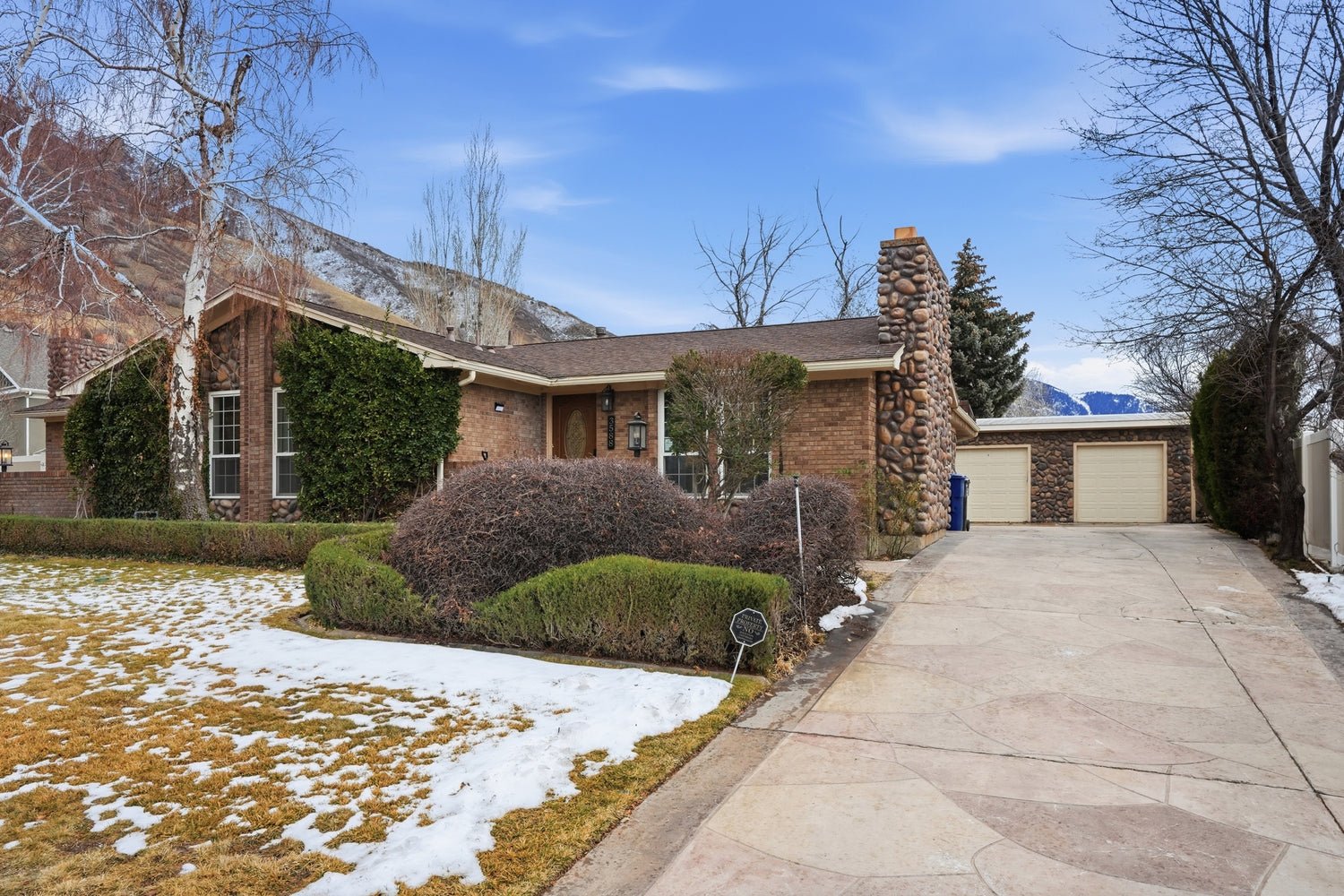 Saddle House exterior