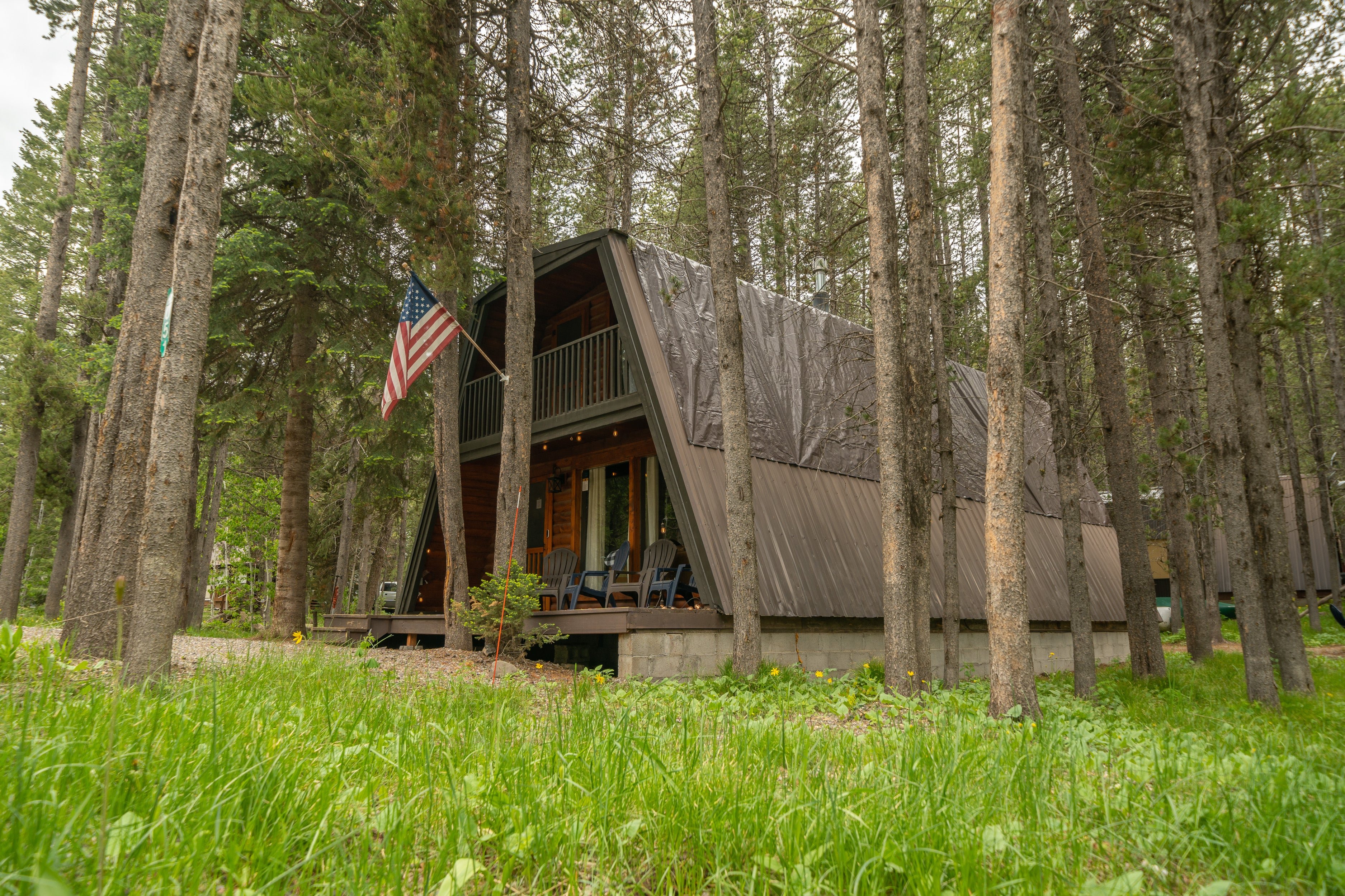 J10 Cabin exterior photo