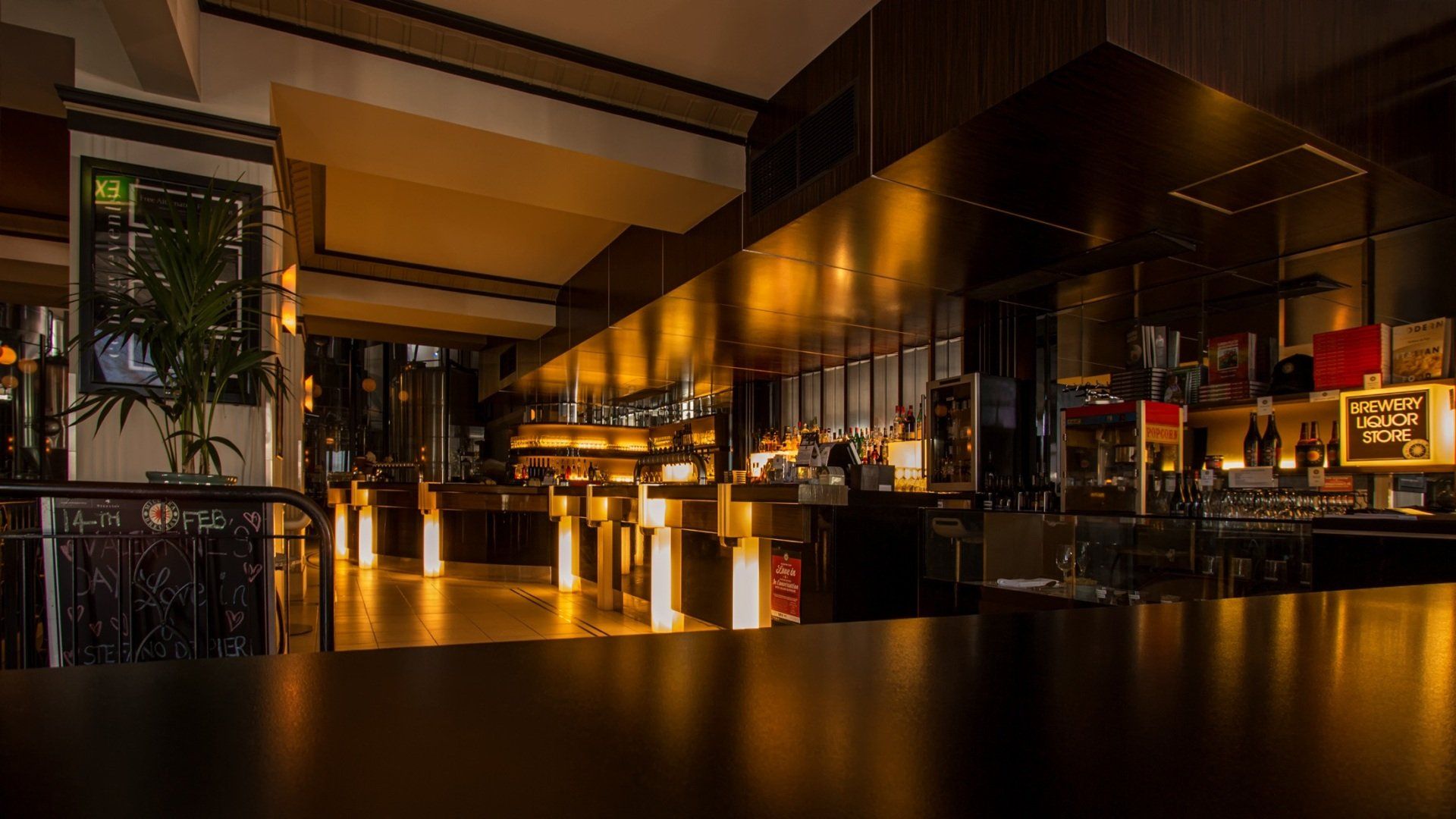 Harry's Seafood Bar & Grille