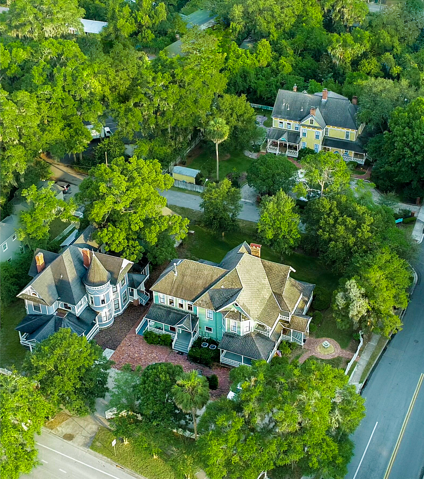 The StayGainesville Inns: The Camellia Rose Inn & The Laurel Oak Inn