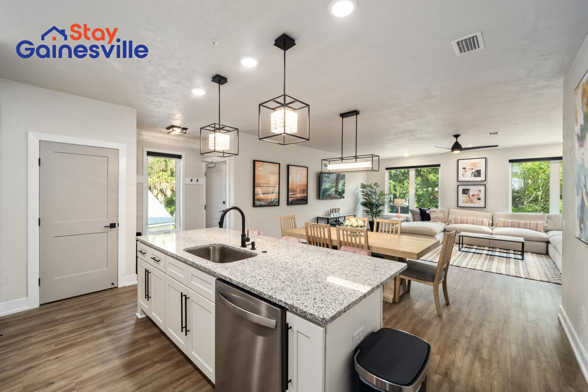 Insider's Guide to Booking in Gainesville, FL