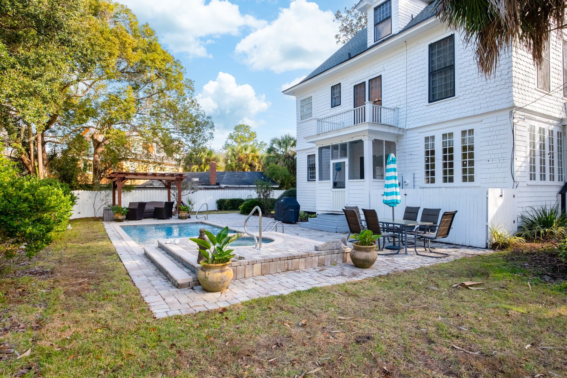 The beautiful rental house with a pool in the downtown Duckpond.