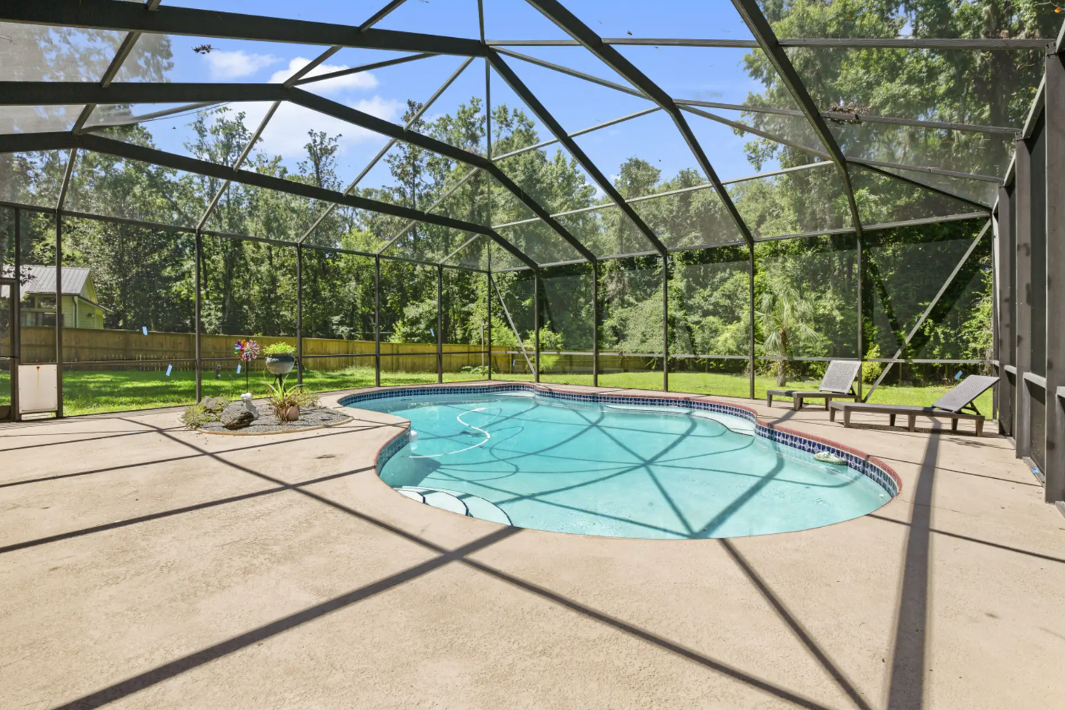 AirBNB homes with outdoor space