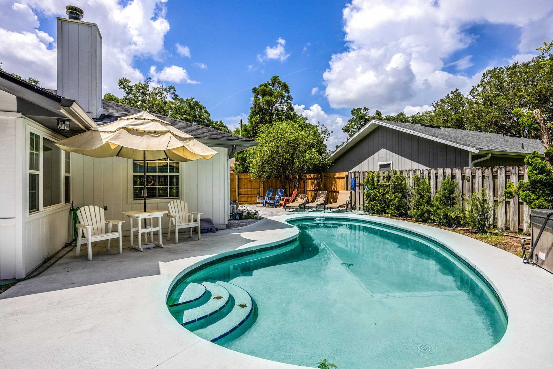 Pool home in Gainesville, FL