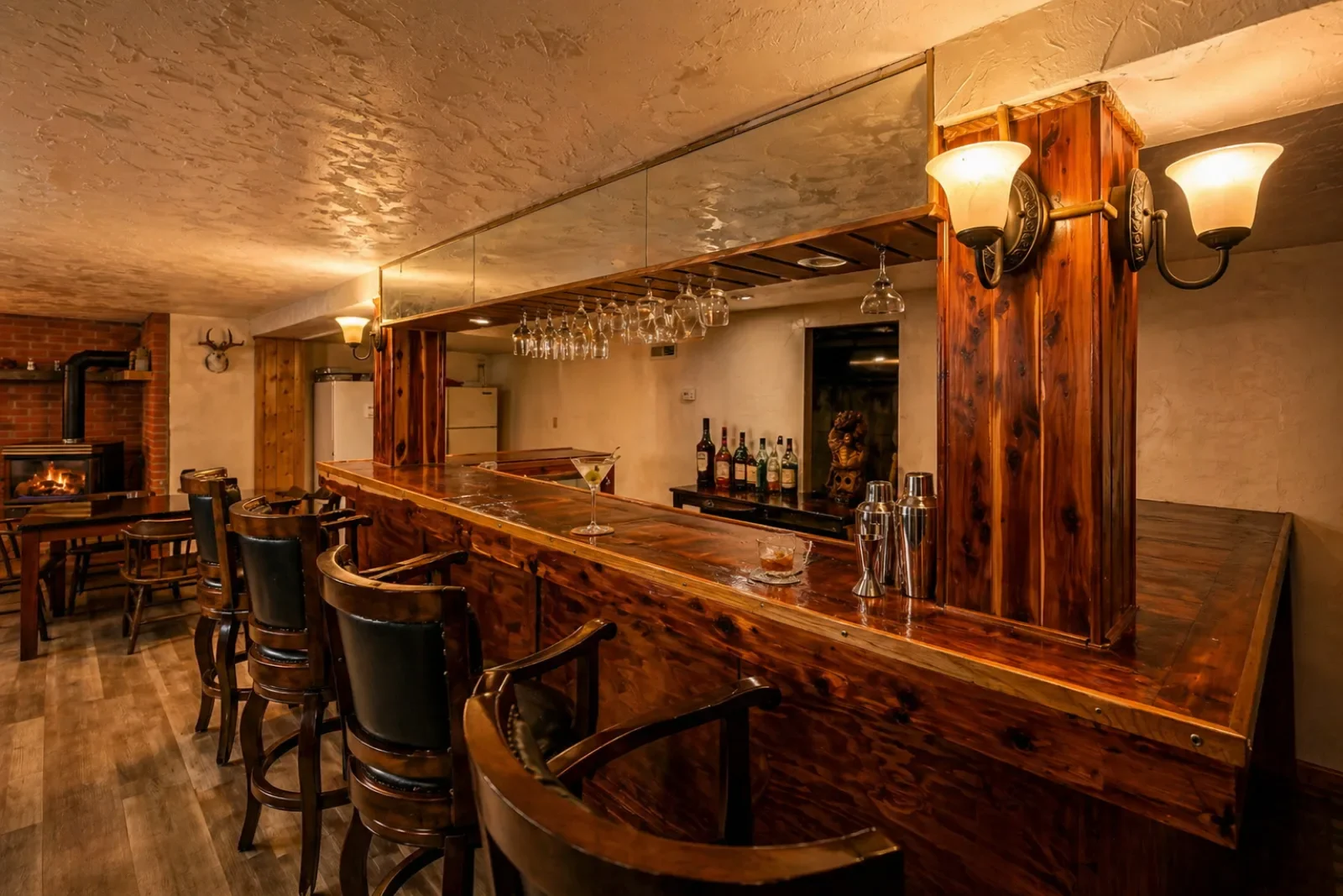 Harbour Hideout: The Bar