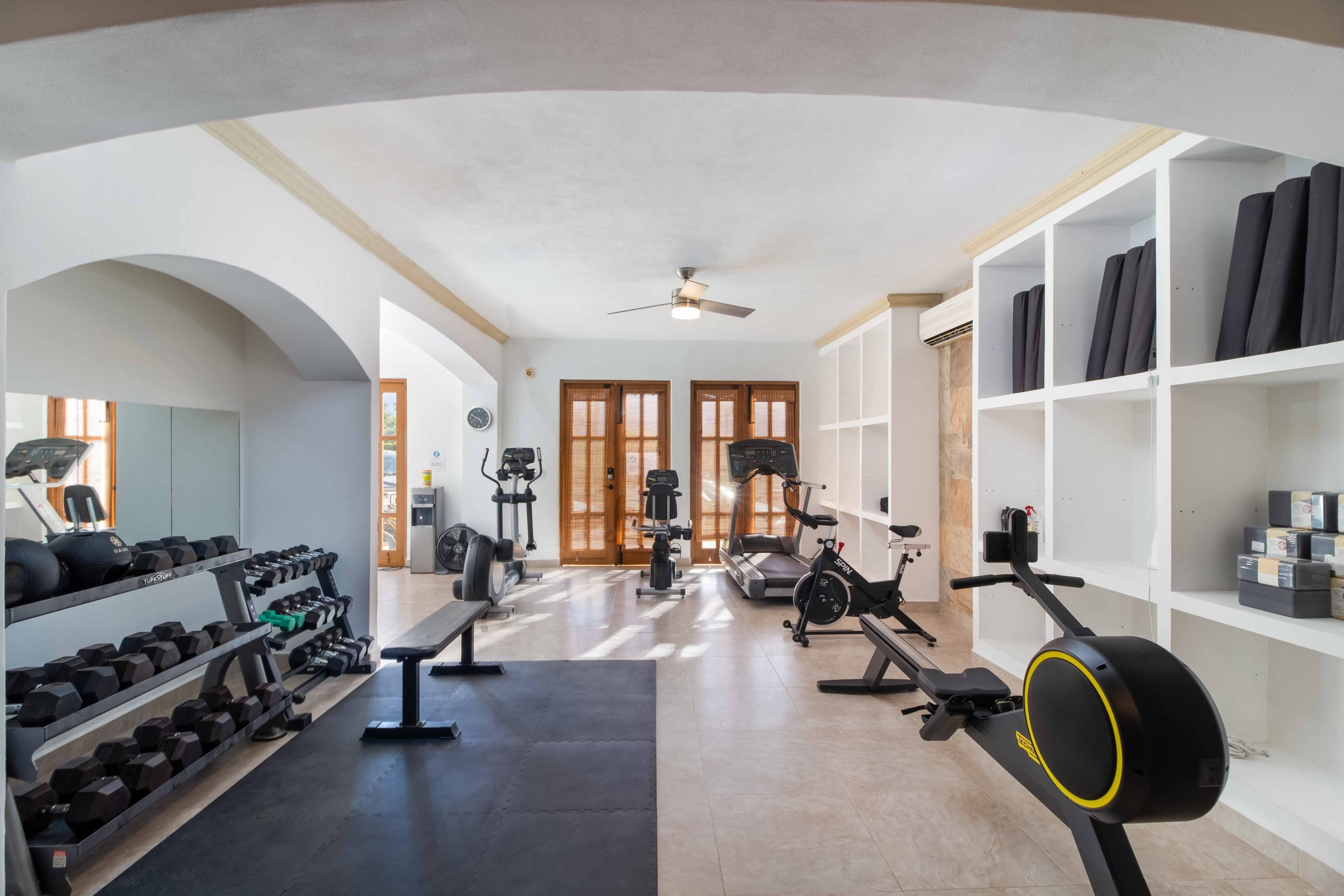 Private Gym at Momentum Rentals