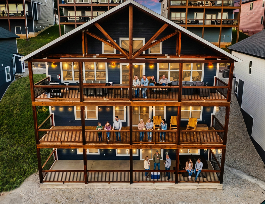 Bradford Lodge, large group vacation rental sleeping 20 guests near Branson, Missouri