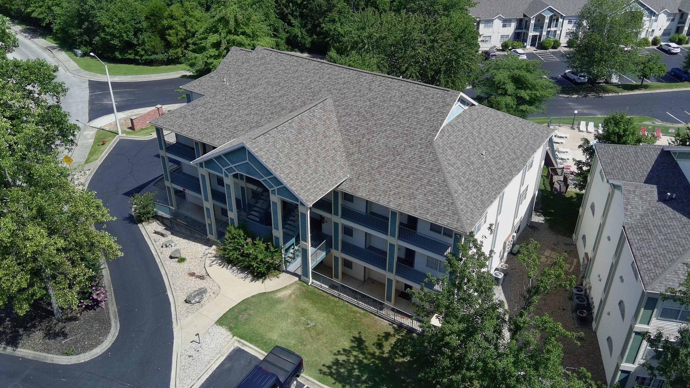 Champion's View exterior, 4-bedroom vacation rental sleeping 10 guests, 4 minutes from the Branson Strip
