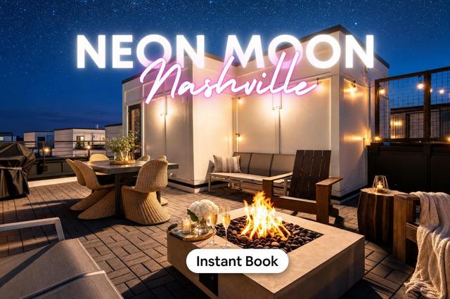 Luxe 4BR Retreat with Rooftop Fire Pit & Garage