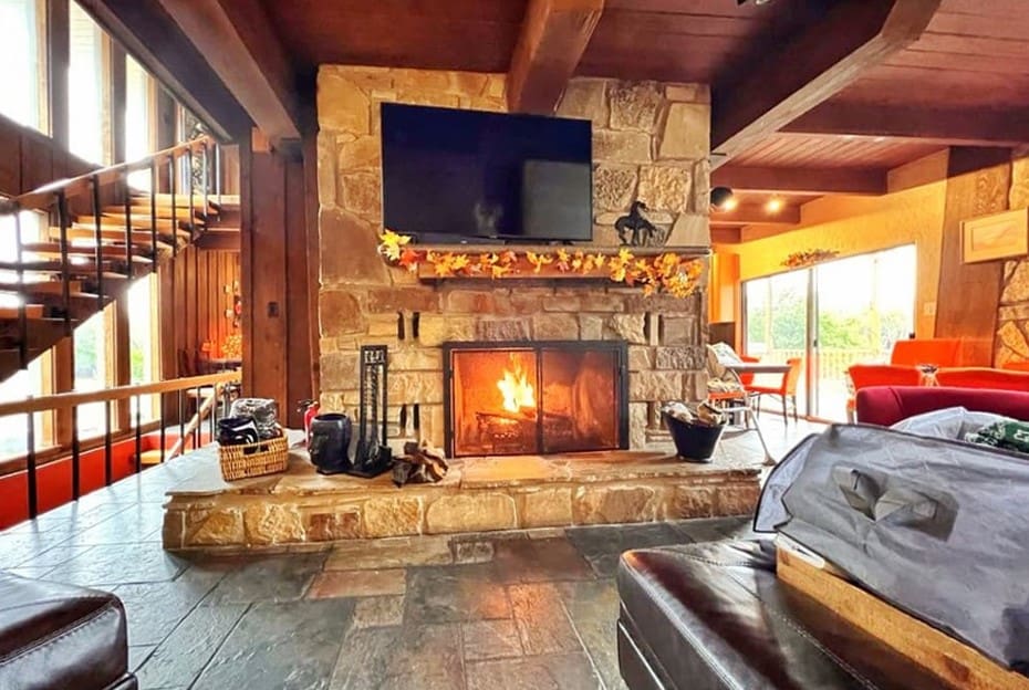 150 West Lake Rd - cabin