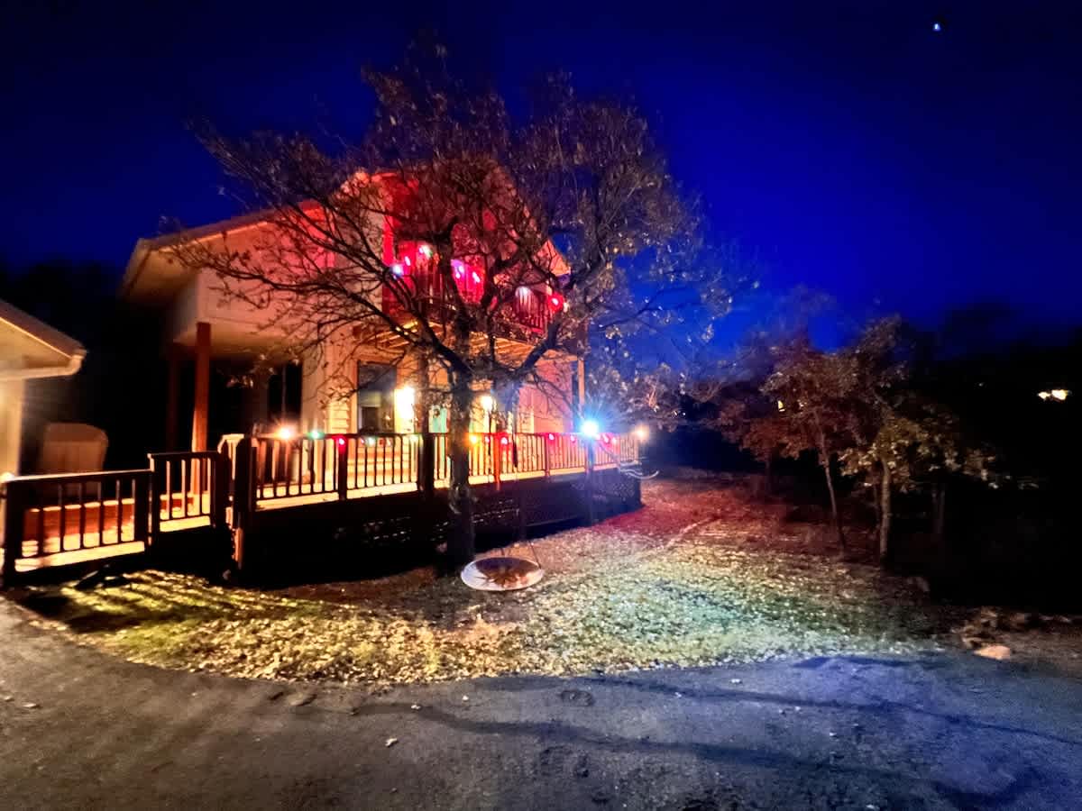 Mountain Top Medicine Park Cabin, Hot tub, Parking