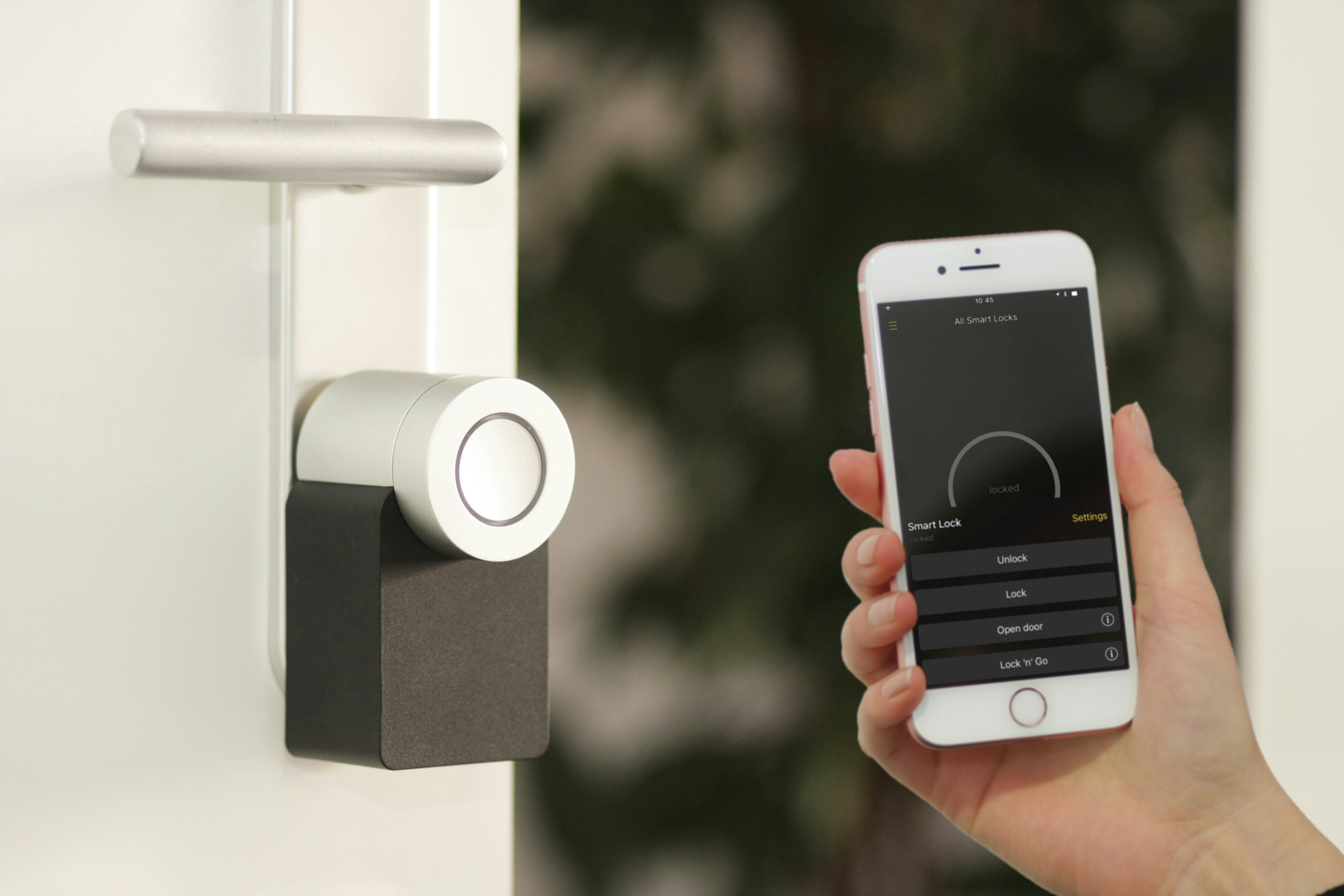 Smart lock with phone app for automated guest check-in messaging