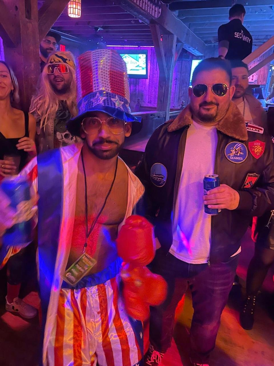 80s Weekend costume contest at K-1 Lodge Killington with judges and neon outfits