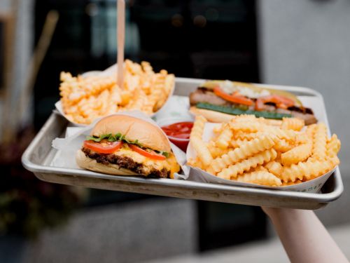 65297e74deaa2a333de6280f shake shack ocoee tennessee