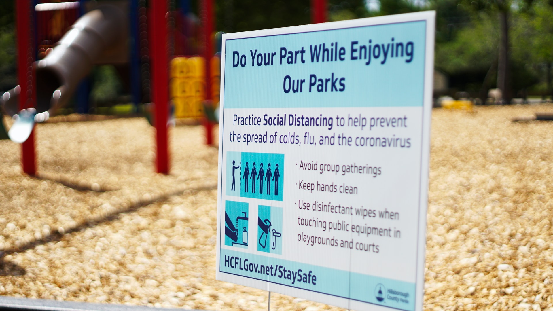 pennsylvania social distancing sign in park