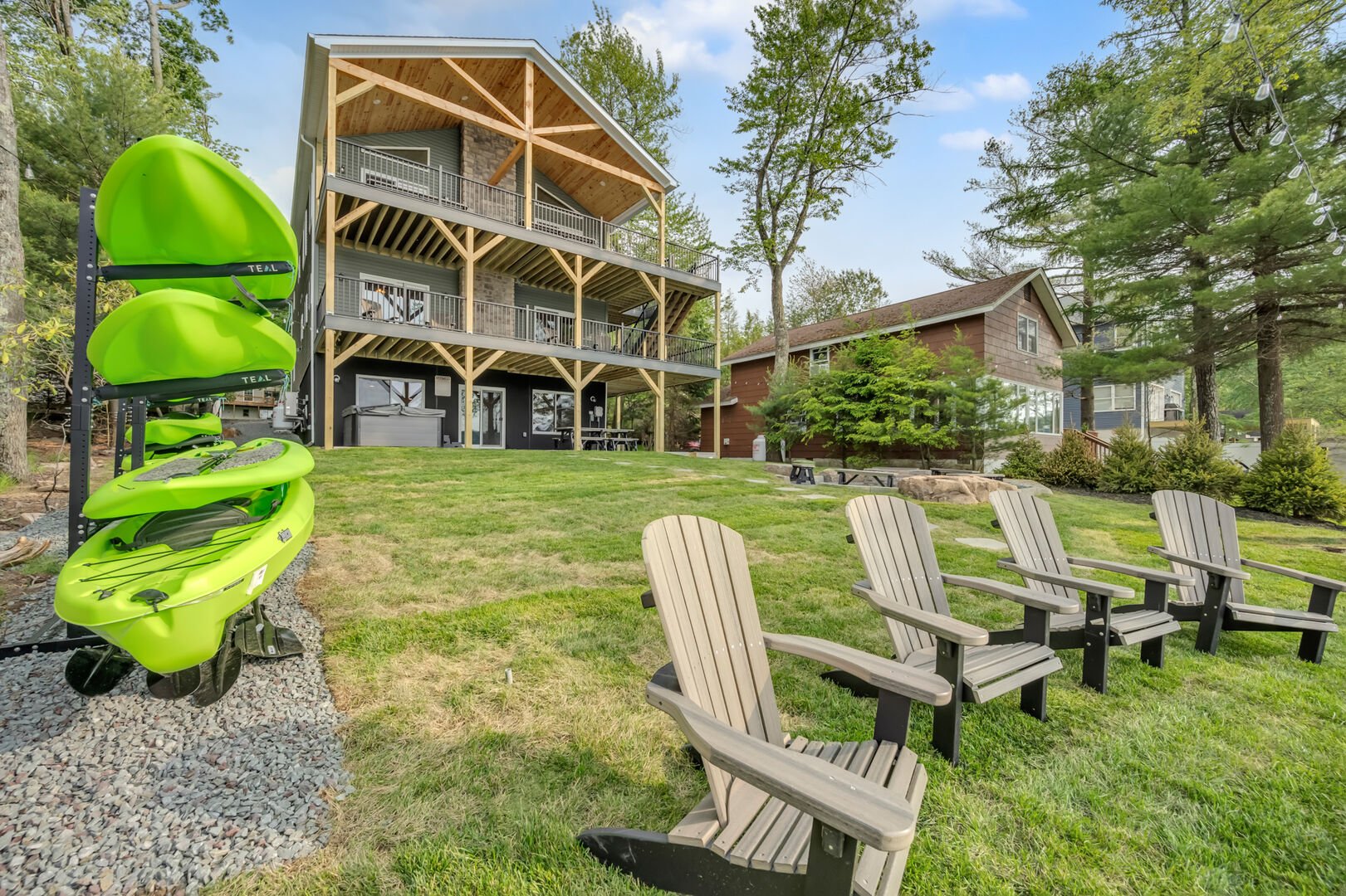 We all dream of a luxury escape, but most of those dreams involve sandy beaches. But the Pocono Mountains are a fantasic setting for a luxury vacation, especially in our rentals.