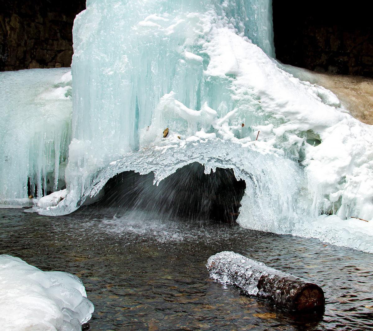 The Frozen Falls of Evan Thomas (4BL)