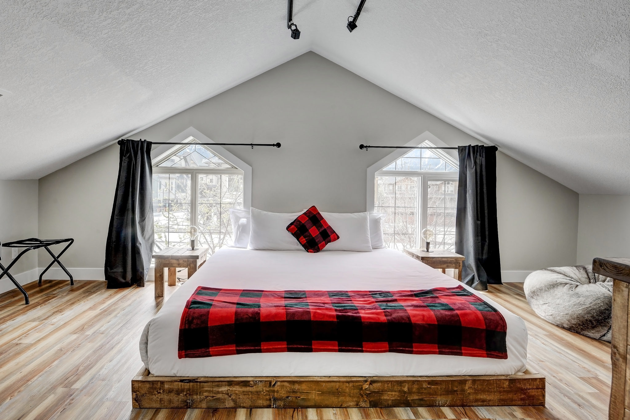 Queen Bed