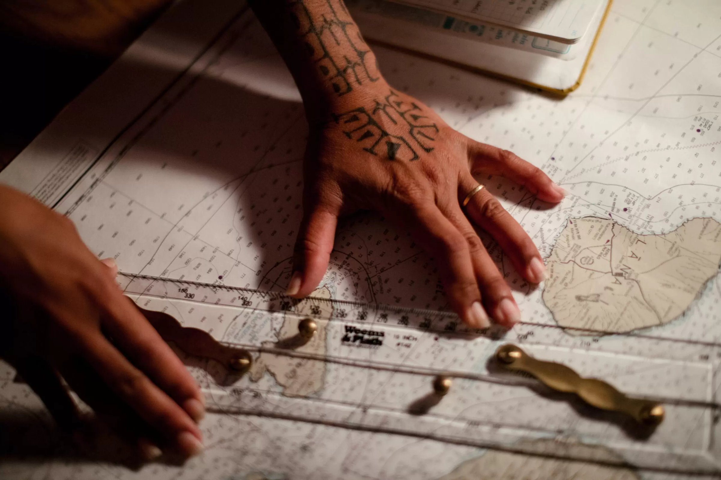 Map of Hawaii and marine navigation tools