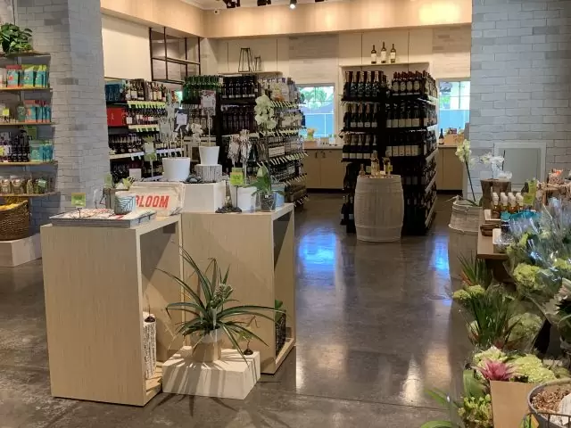 Kilauea Market & Cafe Liquor