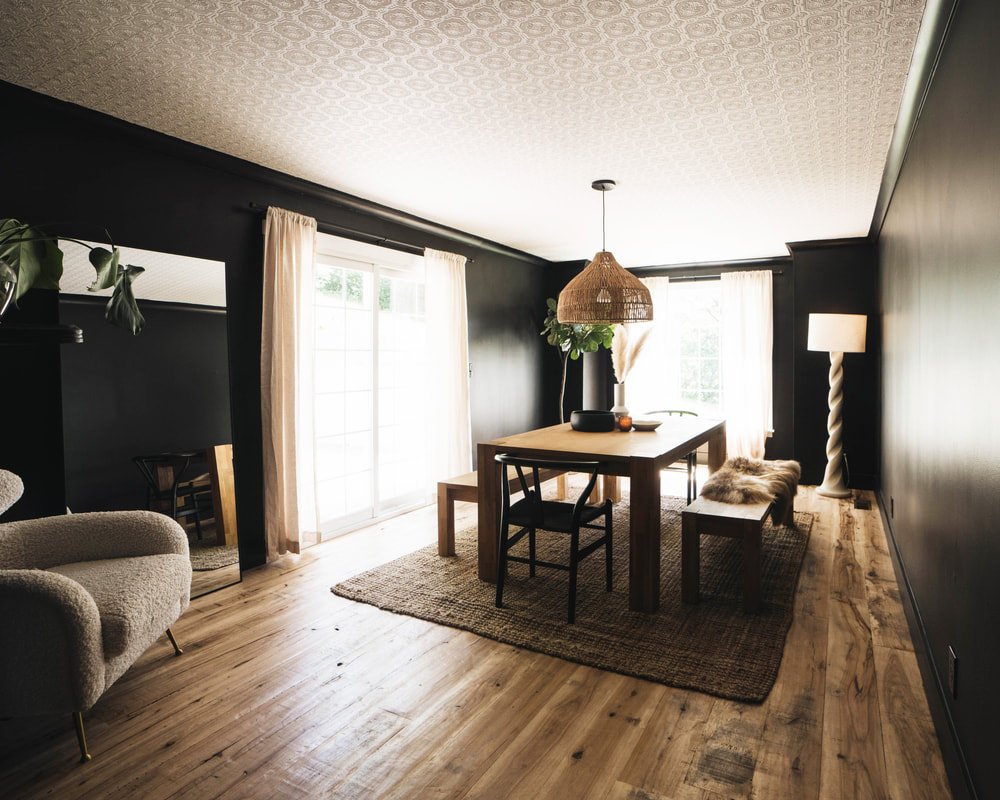 Hilltop Hideaway dining area