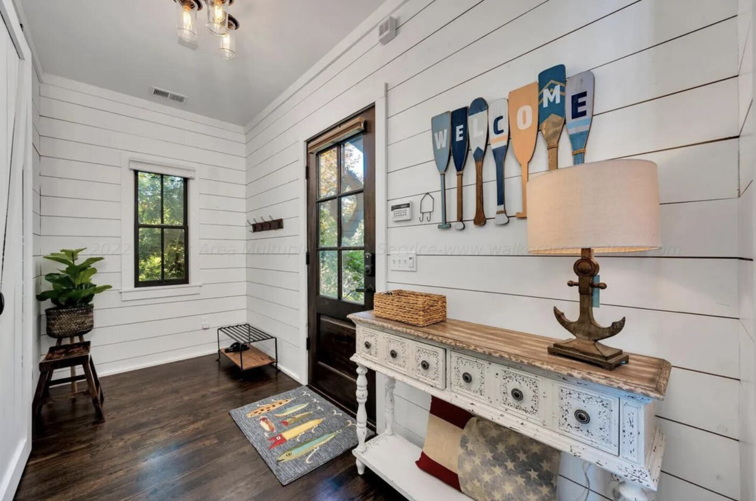 Entry area at The Locklyn