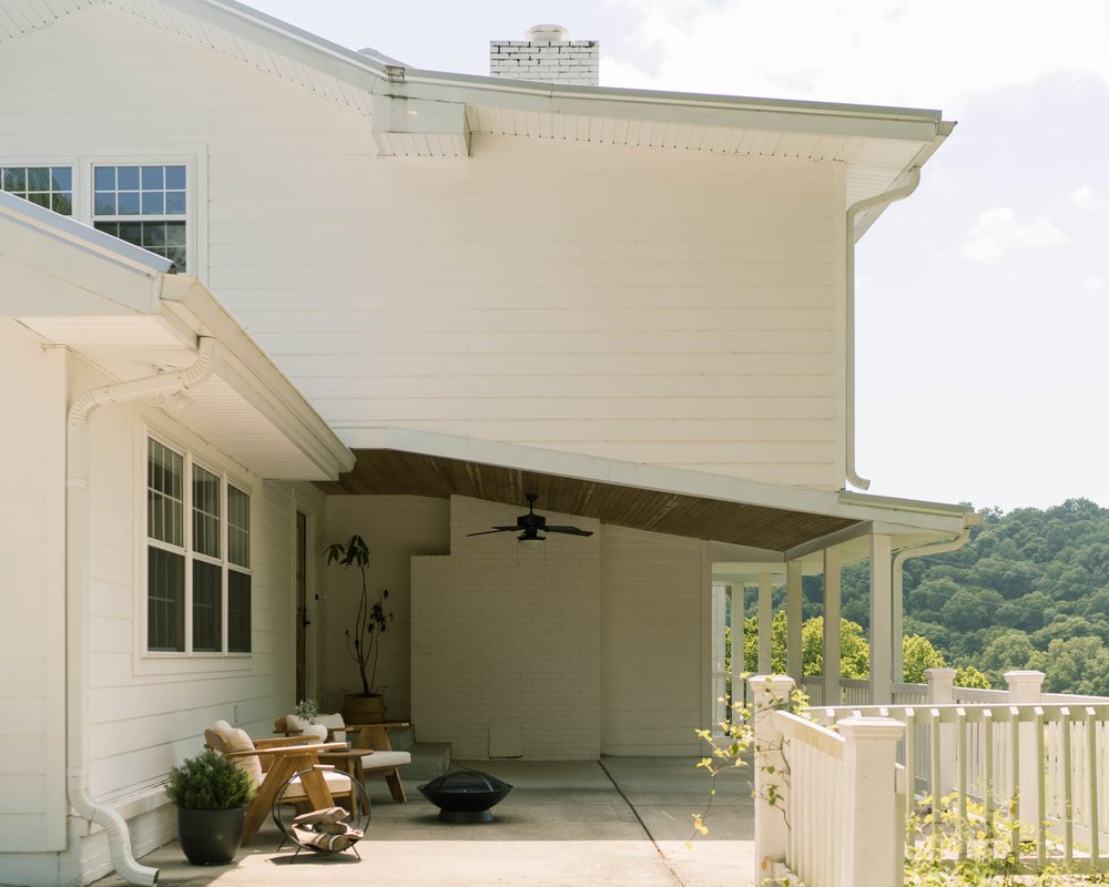 Hilltop Hideaway covered porch