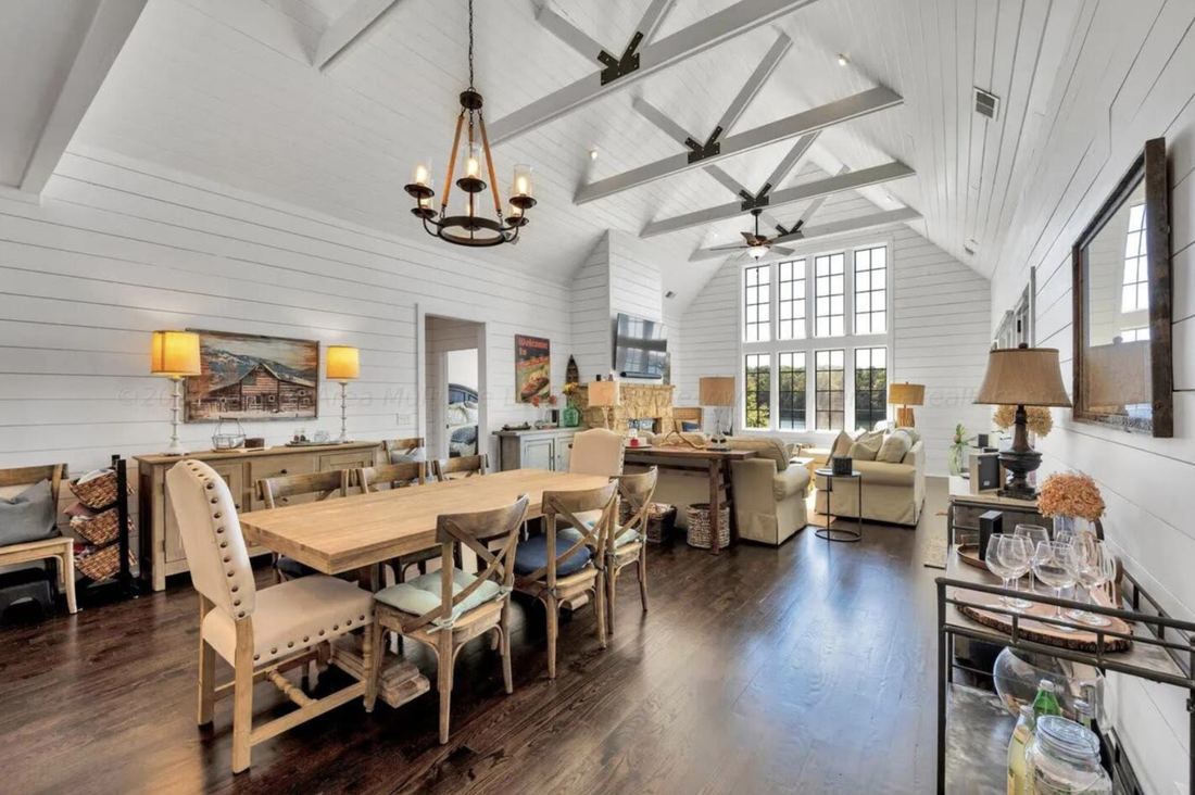 Dining area at The Locklyn