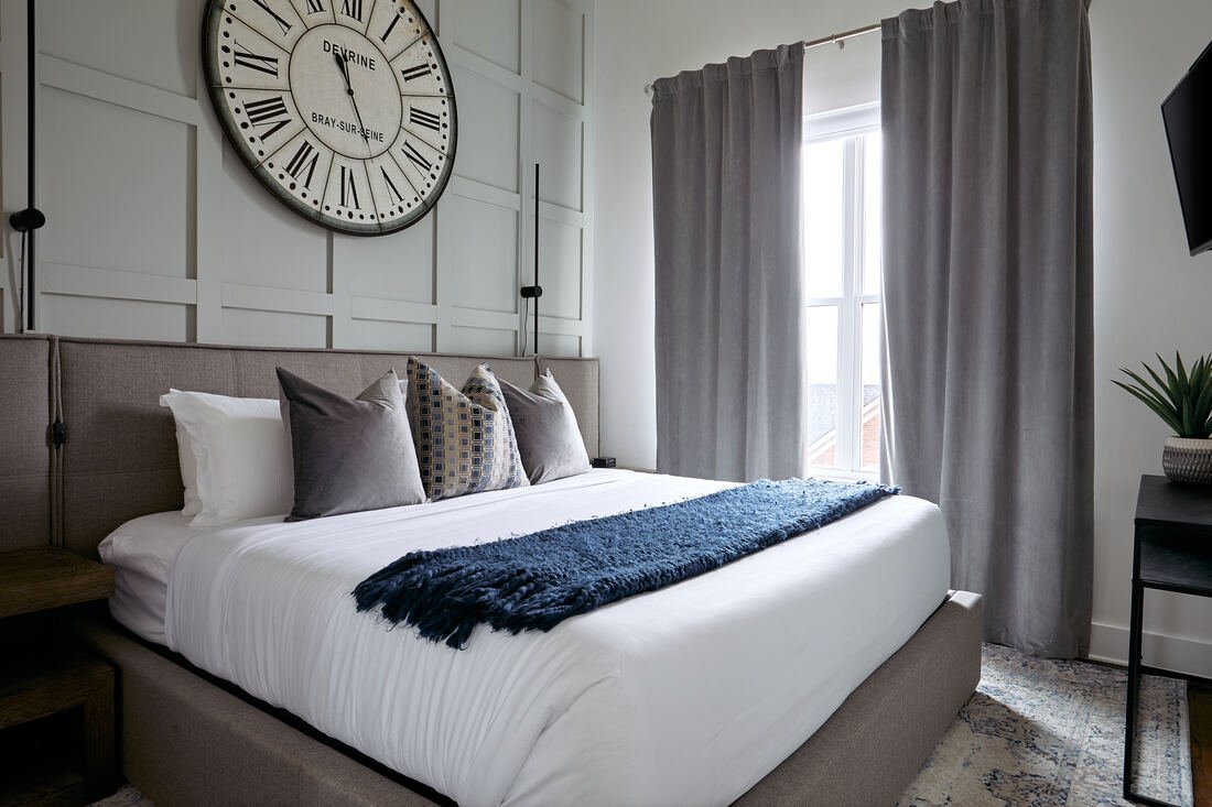 The Austen king suite