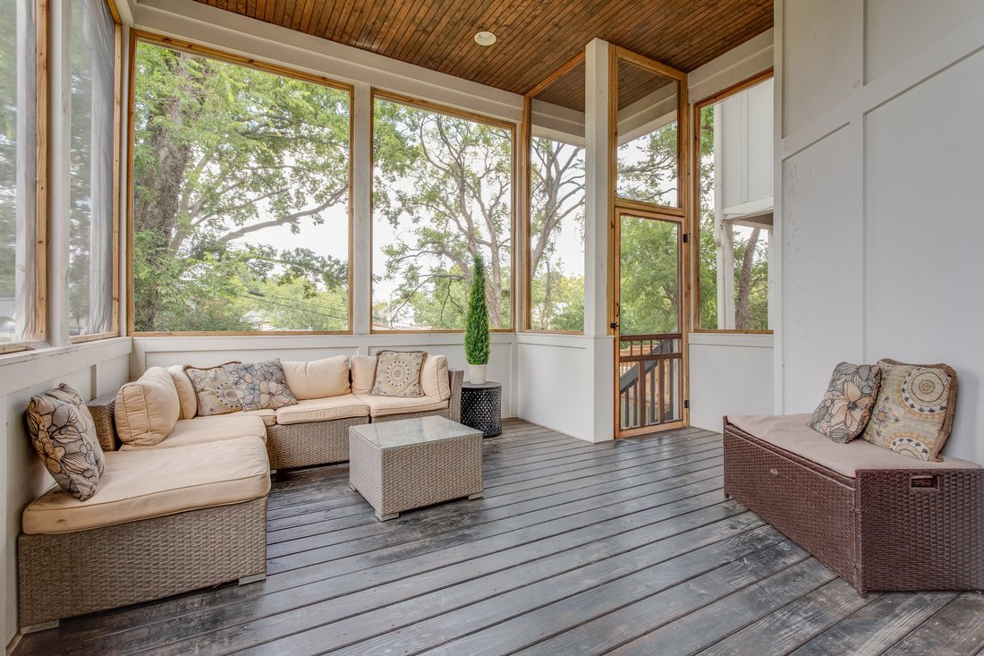 Outdoor patio at the 12 South Luxe Retreat