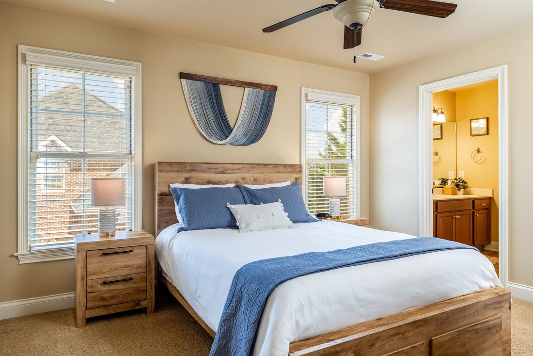Lush landscaping and outdoor amenities at the Knoxville property