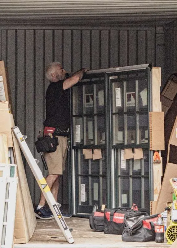 unpacking Anderson Window<br />