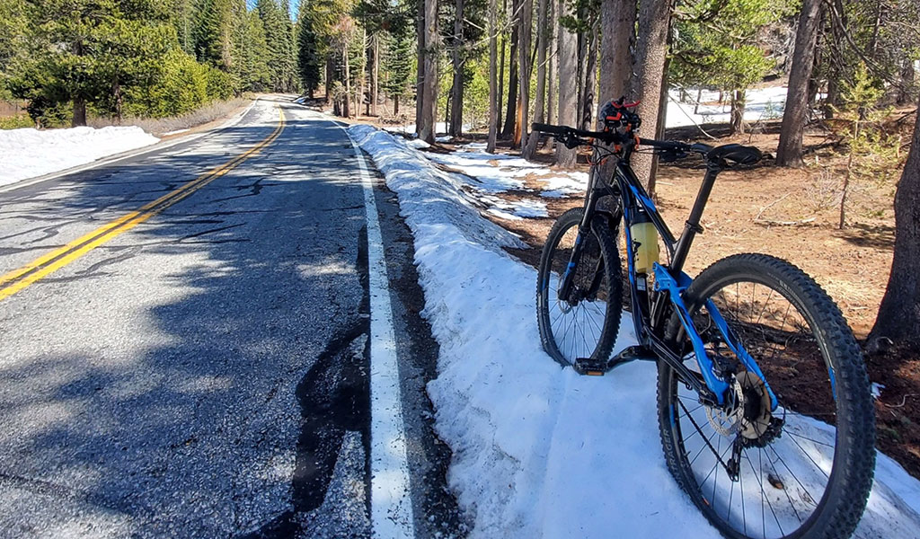 Mountain bike in the snow