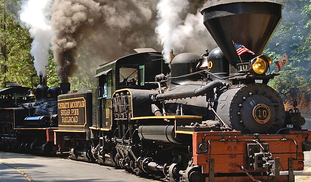 The steam train at Yosemite Mountain Sugar Pine Railroad