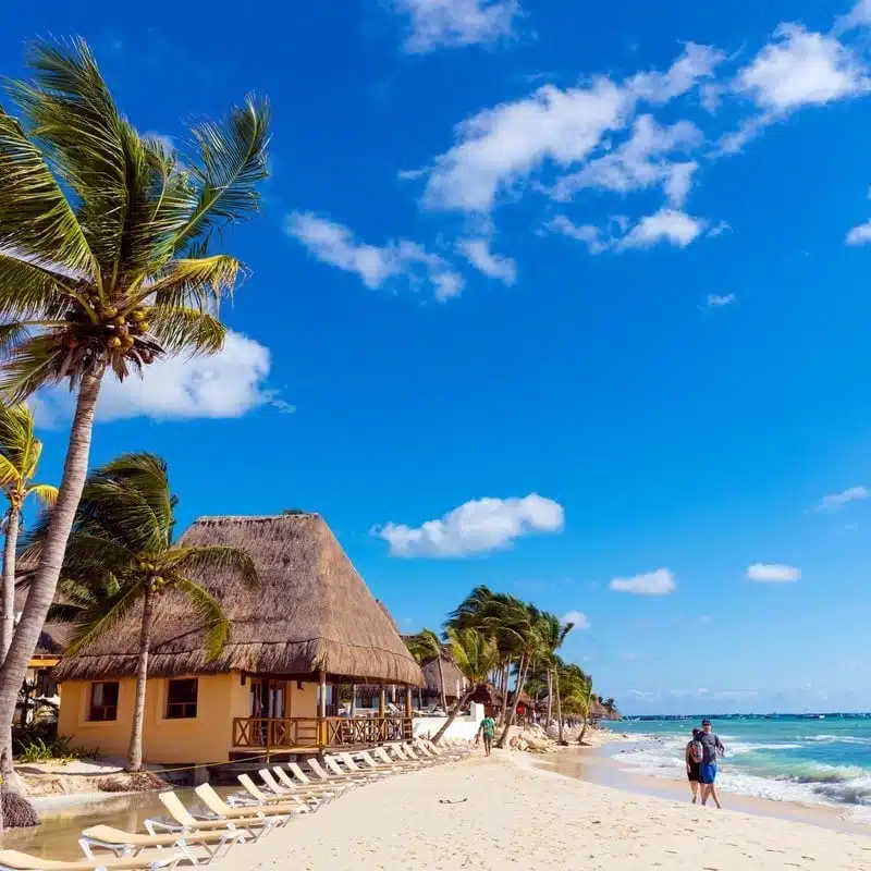 ventajas y desventajas de vivir en playa del carmen