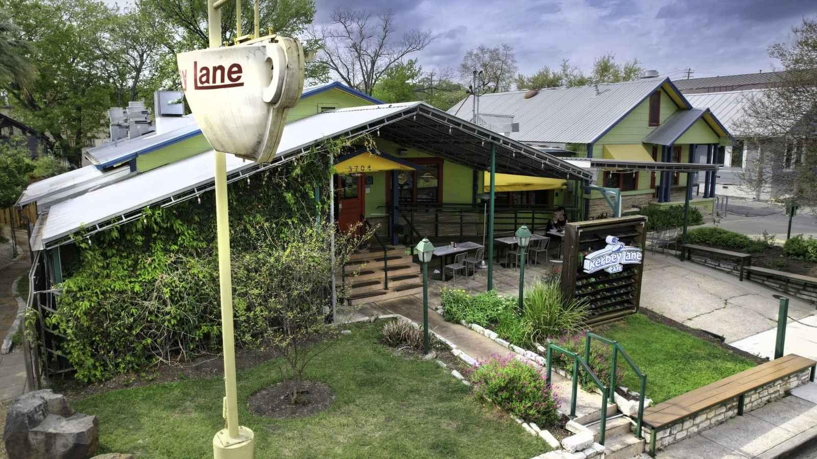 kerbey lane cafe