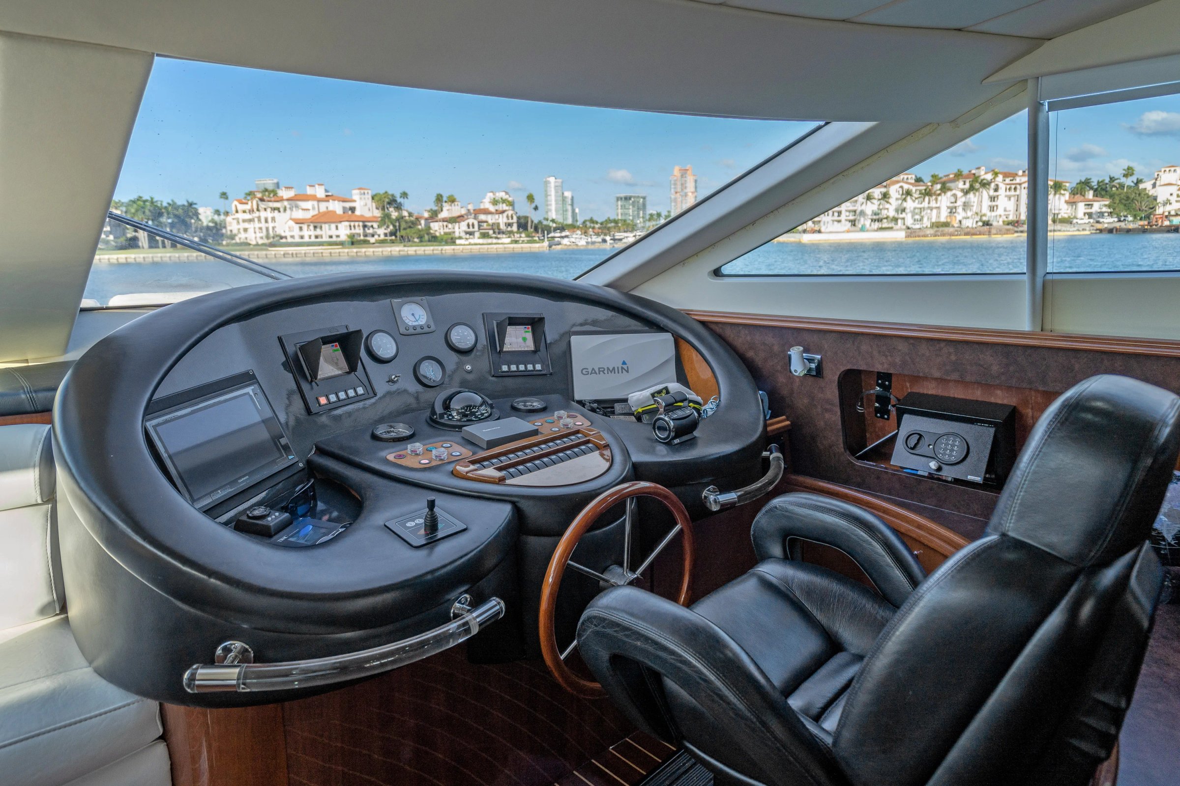 90' Azimut Day Dreaming