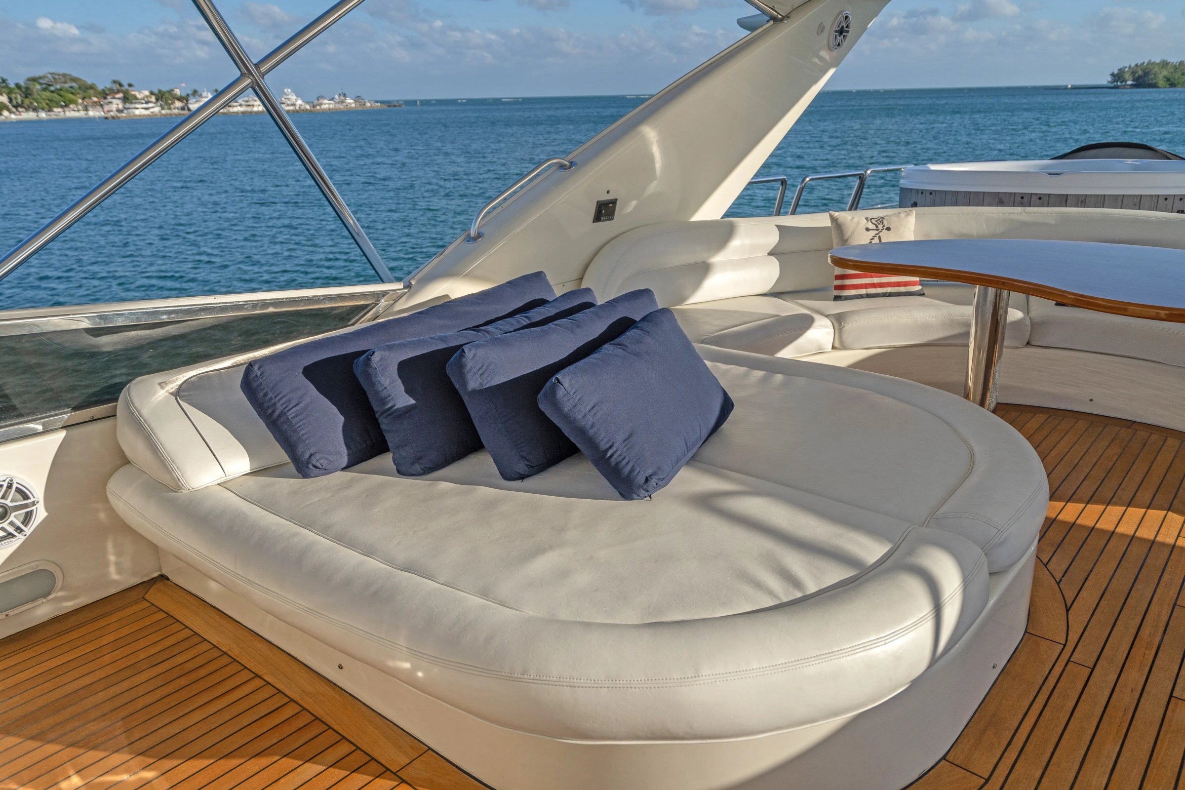 90' Azimut Day Dreaming