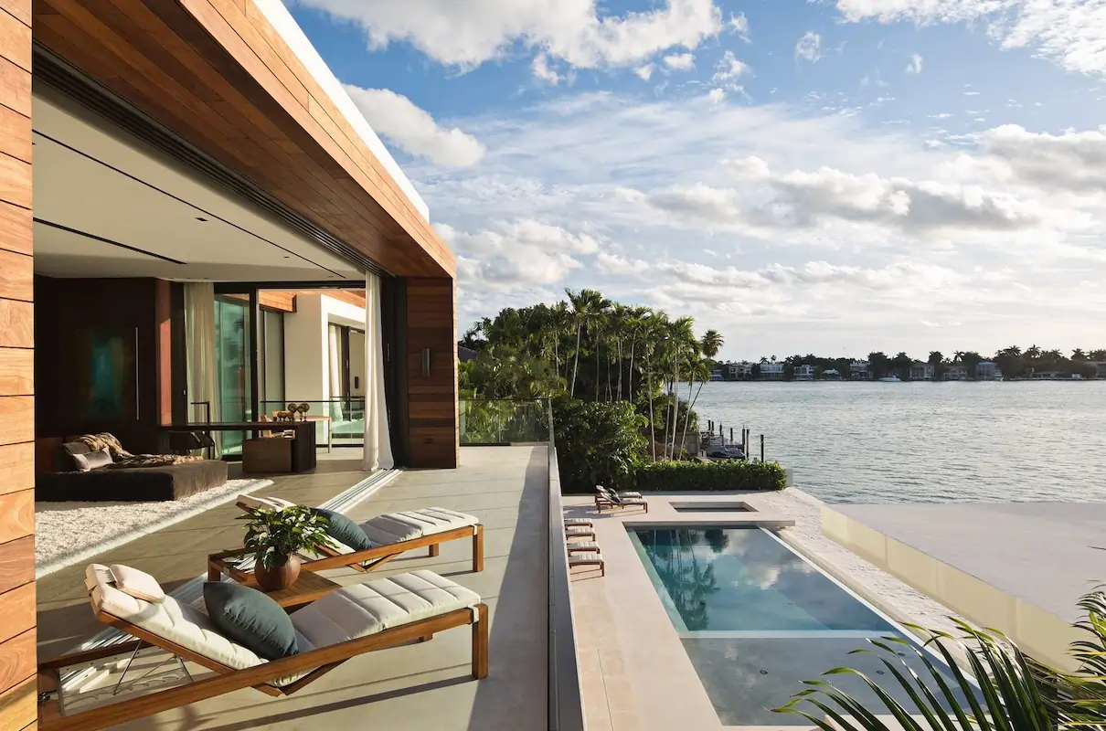 Private Miami Villas That Offer the Best of City and Beach