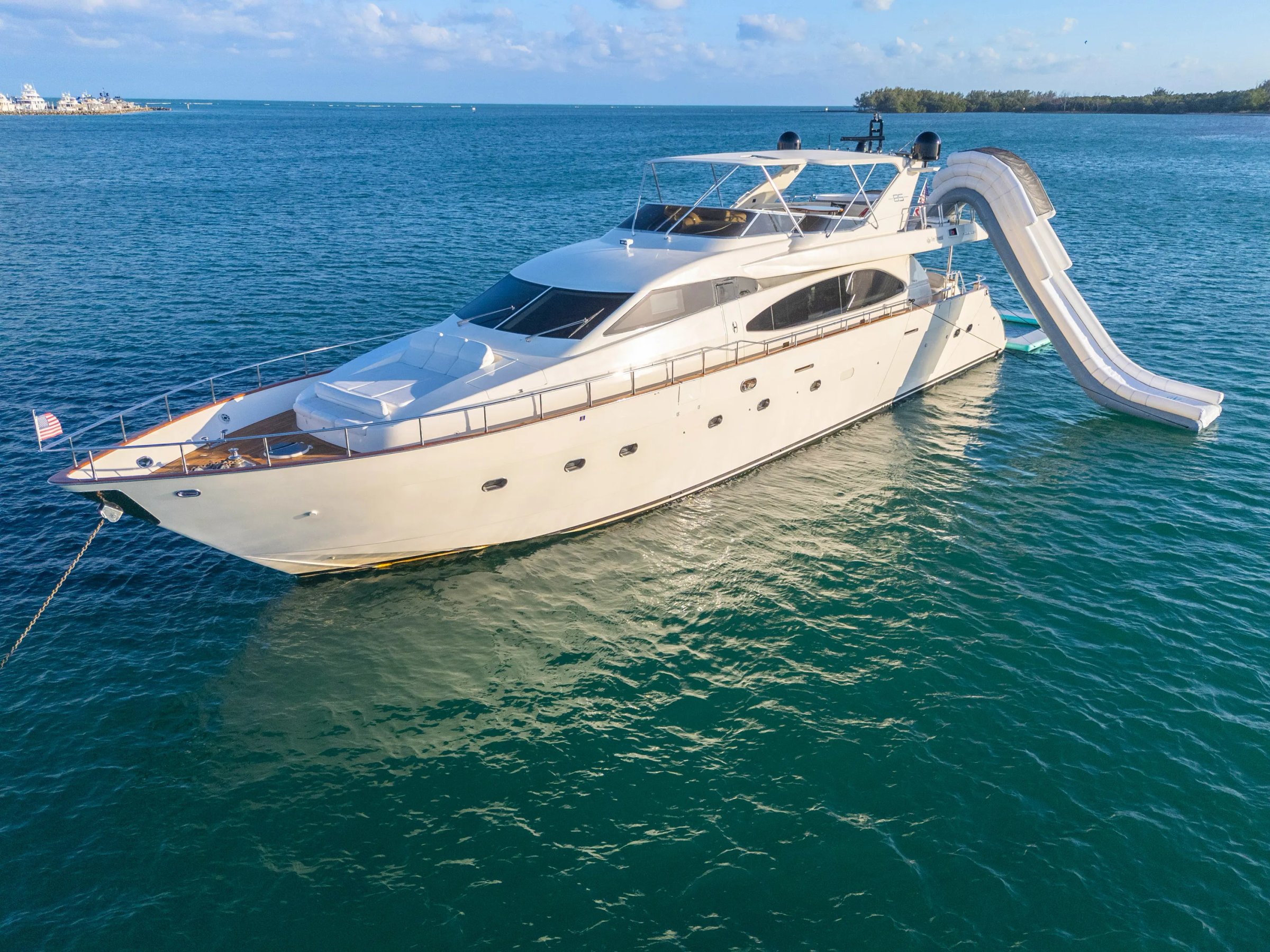 90' Azimut Day Dreaming