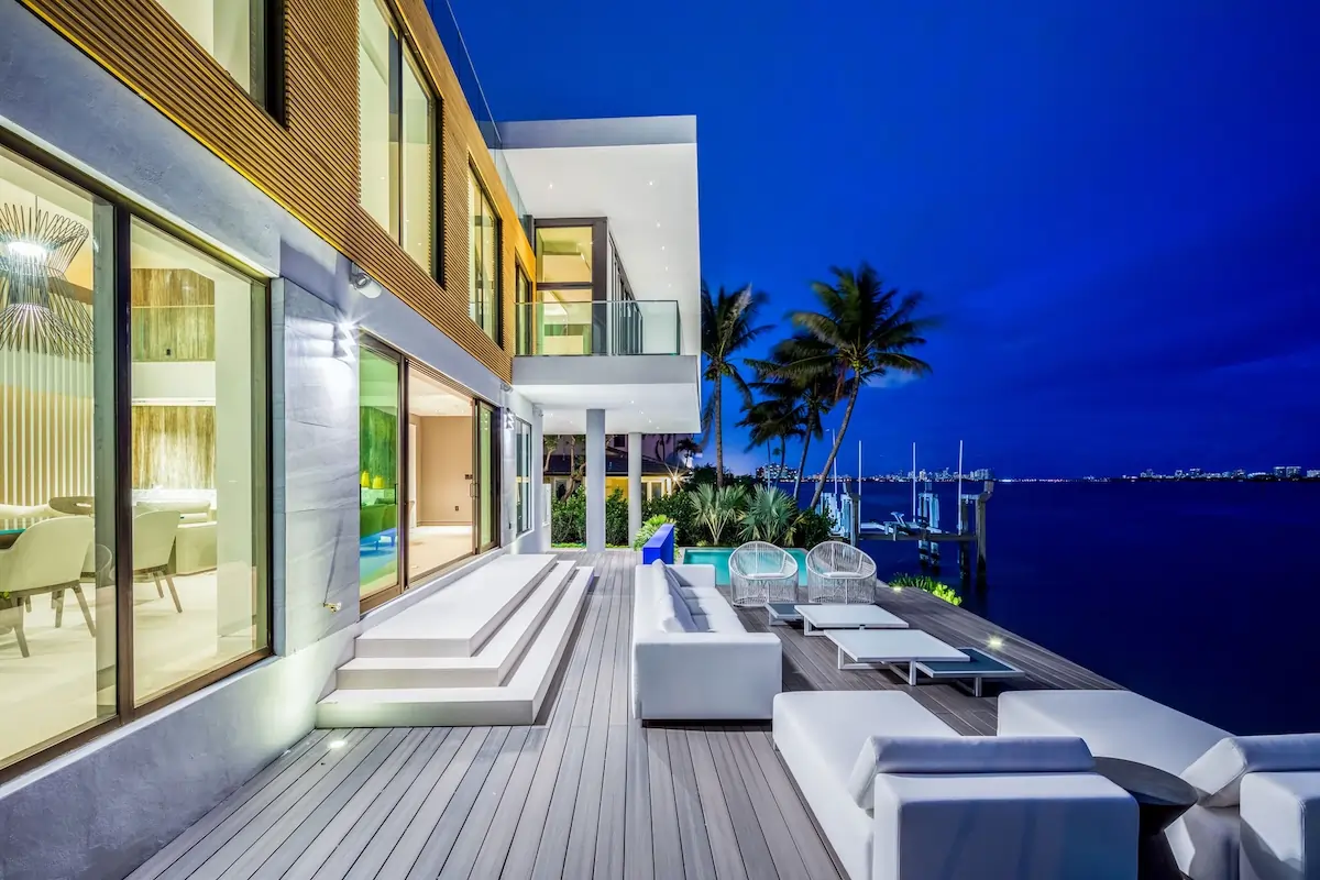 Stay Close to the Action: Luxury Villas Near Downtown Miami
